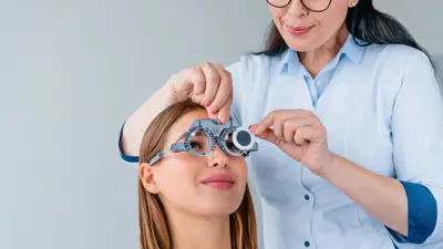 Jak chronić wzrok w erze cyfrowej: Praktyczne porady od lekarza okulisty