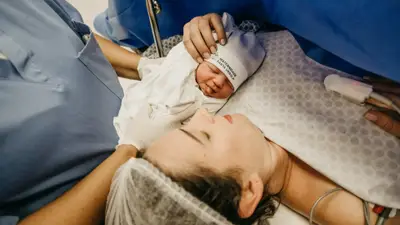 Prawidłowe odruchy pierwotne noworodka - wszystko, co musisz o nich wiedzieć